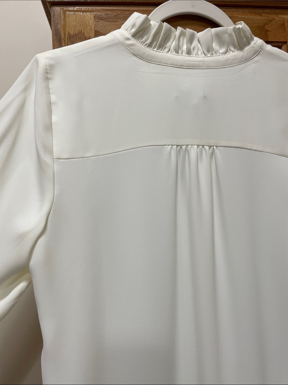 Talbots Cream Ruffle-Neck Long Sleeve Blouse Size Medium Petite NWT - Picture 13 of 15